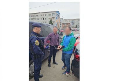 un jandarm din bacau a returnat o borseta cu 4 500 de euro 69c0001b93c53