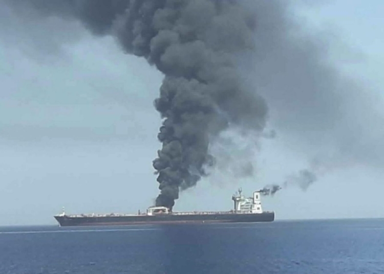 un petrolier aflat in marea neagra a fost lovit in apropierea unui port rusesc la bord se afla si un roman 69b56d6abb6c8