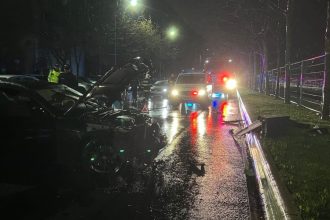 video accident spectaculos in bucuresti 8 masini avariate dupa ce un sofer a pierdut controlul volanului 69ca3820ac529