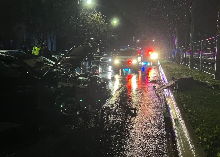 video accident spectaculos in bucuresti 8 masini avariate dupa ce un sofer a pierdut controlul volanului 69ca3820ac529