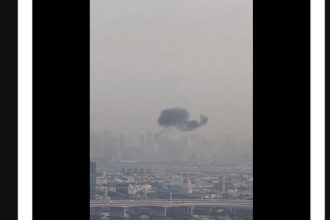 video explozie in aeroportul din dubai avioanele se rotesc deasupra aeroportului 69abec9b5cda7