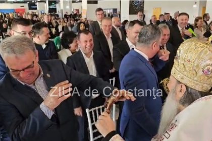 video moment inedit la inaugurarea noului terminal al aeroportului mihail kogalniceanu primarul constantei vergil chitac se fereste de aghiasma 69b9339d02dc0