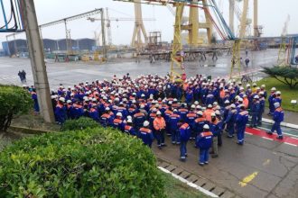 video protest la santierul naval mangalia muncitorii nu si au primit salariile de 3 luni 69bbd7da4c345