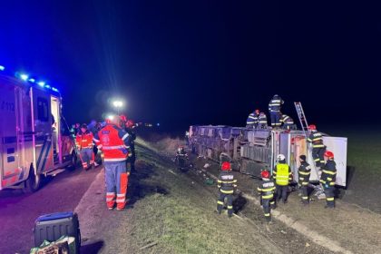 video un mort si mai multi raniti dupa ce un autocar s a rasturnat in judetul galati plan rosu activat 69be3e799fb32