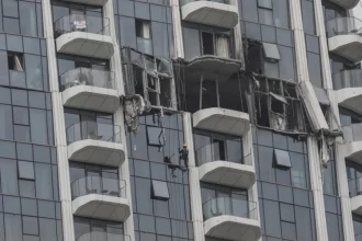 zeci de persoane arestate in emiratele arabe pentru postarea pe retelele sociale a imaginilor cu bombardamentele 69b5191a0cc22