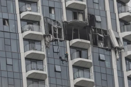 zeci de persoane arestate in emiratele arabe pentru postarea pe retelele sociale a imaginilor cu bombardamentele 69b5191a0cc22