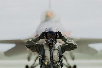 26 aprilie ziua mondiala a pilotilor onoare si profesionalism la inaltime 69ee24f9986df