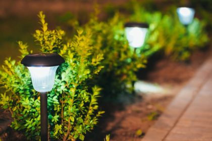 7 greseli de evitat atunci cand cumperi o lampa solara 69d4eddcd1a03