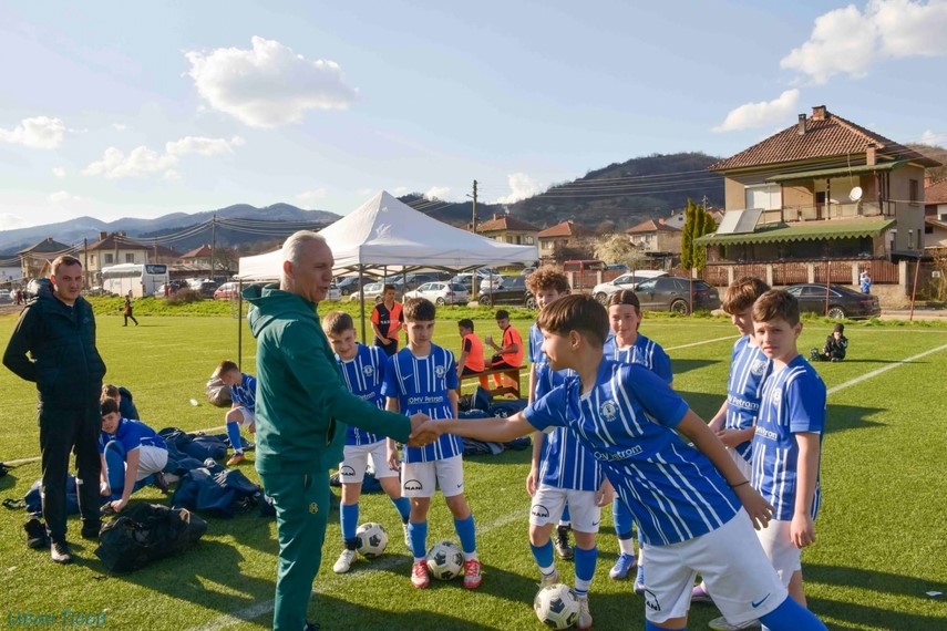 academia hagi pe locul intai cu doua echipe la etropole tournament legenda hristo stoicikov ambasadorul turneului 69da13f232499