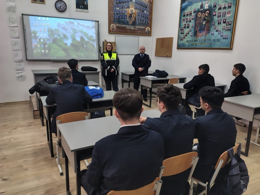 activitati preventive in scolile din tulcea peste 270 de elevi informati de politisti despre violenta si siguranta 69ecbdb9a68ee