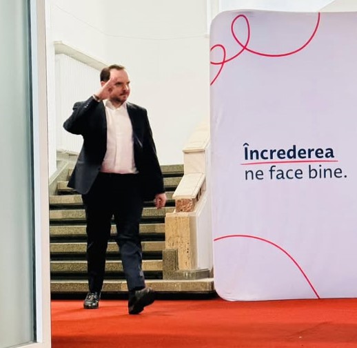 alexandru rogobete a predat astazi mandatul la ministerul sanatatii reforma nu este despre o functie ci despre continuitate 69ef411193155