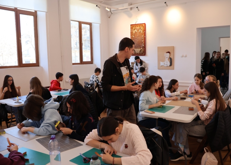 ateliere de bijuterie contemporana dedicate elevilor la muzeul de arta din constanta 69d4d226810e2