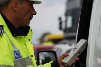 beat la volan se plimba de dimineata cu masina pe bulevardul aurel vlaicu 69dcc22f349e2