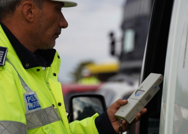 beat la volan se plimba de dimineata cu masina pe bulevardul aurel vlaicu 69dcc22f349e2