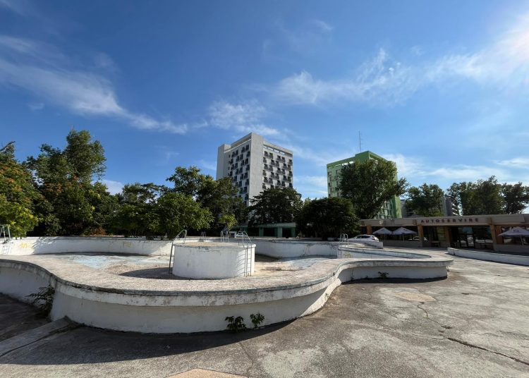 bucovala poate demola o piscina pentru a face loc unui apart hotel cu opt etaje 69d301e65a53e