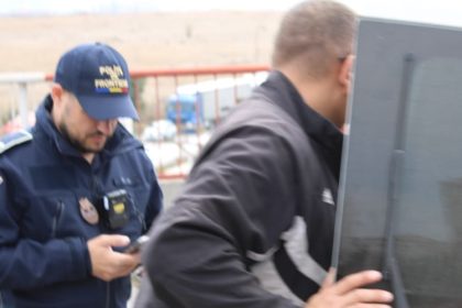 bunuri contrafacute si unelte de pescuit ilegal descoperite de politistii de frontiera constanteni in perioada floriilor ortodoxe si a pastelui catolic 69d387c956bcc