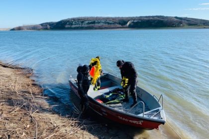 cadavru gasit in apele dunarii in zona cernavoda 69d51ab1289dc