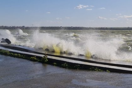 cod galben de ploi descarcari electrice si grindina la constanta unde puteti semnala problemele cauzate de vreme 69ce21862c508