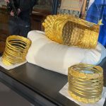 coiful de la cotofenesti si cele doua bratari dacice recuperate ajung la muzeul national de istorie a romaniei 69e0c82ec1849