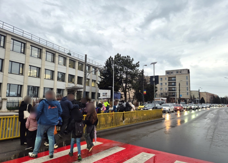 copiii disparuti persoane urmarite sau evadate si avertizari de vreme severa afisate in timp real pe panourile digitale din constanta si alte 17 orase 69e8b50edd6dc