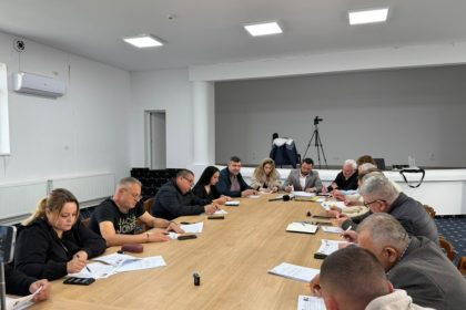 cum se vor imparti banii de la bugetul comunei lumina strazi trotuare utilaje trenulet electric 69e548861708c