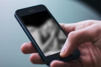 detalii exclusive din dosar minora filmata intr o scara de bloc in timpul unei partide de sex si santajata autorul un cunoscut talhar 69e968819930e