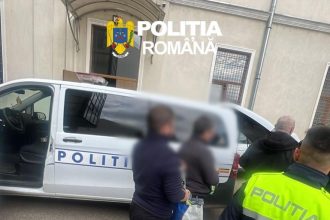 doi barbati suspectati de mai multe furturi din autoturisme depistati de politisti indivizii actionau atat in tara cat si in strainatate 69d0ee936d834