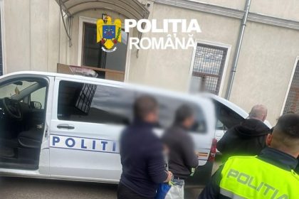 doi barbati suspectati de mai multe furturi din autoturisme depistati de politisti indivizii actionau atat in tara cat si in strainatate 69d0ee936d834