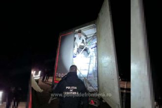 doi cetateni turci descoperiti ascunsi intr un camion la giurgiu in incercarea de a intra ilegal in romania 69ec9e1239815