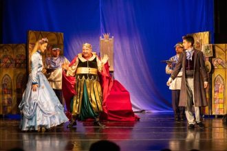 duminica 3 mai povestea cenusaresei in fata micilor si marilor spectatori 69ee66fa855b3