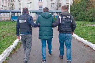 dupa o cearta in familie un barbat a fost retinut dupa ce a aruncat cu o piatra spre politisti la ovidiu 69d0ebbc97276