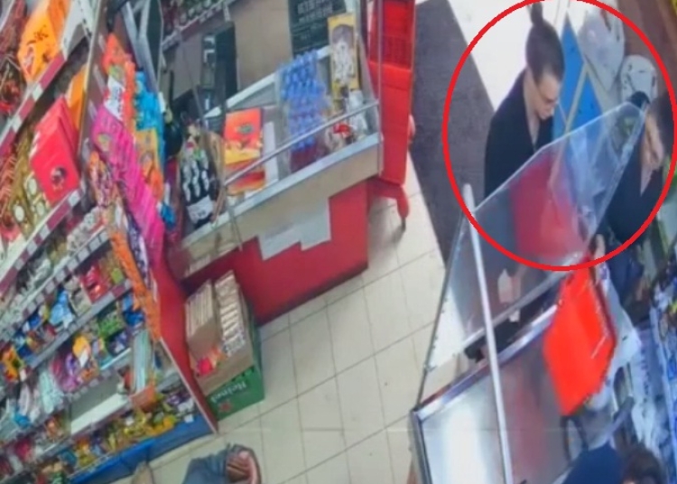 este legal sa filmezi clientii pe holurile hotelului dar filmatul cu telefonul mobil in magazine 69ef17fe4f16b