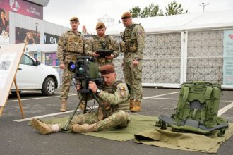 expozitie de tehnica militara organizata la vivo mall constanta de ziua fortelor terestre 69e3c285e70f5