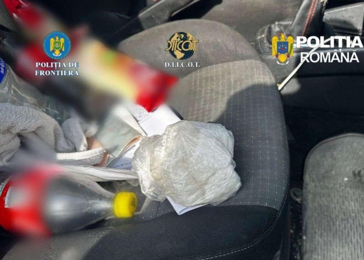 flagrant un tanar a fost prins cu droguri in masina 69d79febddd3a