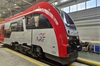 foto ciprian serban ministru al transporturilor si si infrastructurii investitii majore pentru modernizarea transportului feroviar din romania noi trenuri electrice vor fi introduse in mai multe j 69e9fb560c206