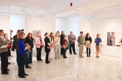 foto muzeul de arta constanta vernisajul expozitiei sinestezii vizuale un dialog intre imagine si memorie 69ef68712d9cd