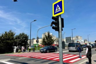 foto un nou sistem de semaforizare modern amplasat in zona dorally mall constanta 69e606af28079