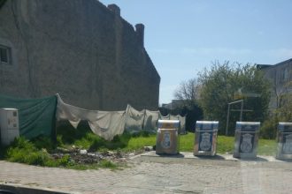 galerie foto mizeria din zona pubelelor din mangalia reactiveaza camerele video urmeaza amenzi 69e4dc649ffb8