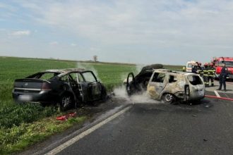 grav accident rutier in sambata mare un autoturism cuprins de flacari dupa impact 69da1edd662f7