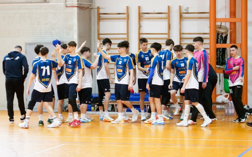 handbalistii juniori i au debutat cu o infrangere la turneul semifinal galerie foto 69ce2153ebb2e