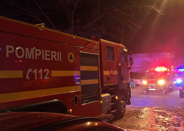 inca un incendiu intr un bloc din constanta zece persoane s au autoevacuat 69e05b43de0c0