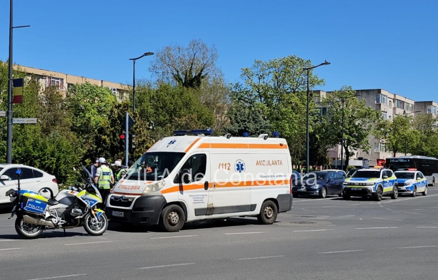 incident neobisnuit in zona dacia din municipiul constanta o femeie ar fi sarit din ambulanta aflata in mers 69ee04fd61db7
