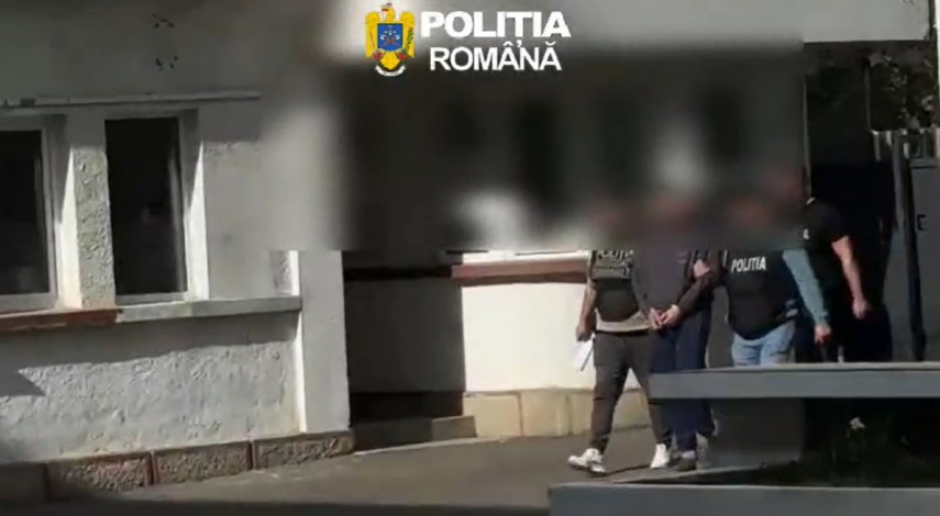 jaf la o sala de jocuri din galati atacator mascat cu cutit si complice arestati dupa furtul de peste 10 000 de lei 69e4df4594871