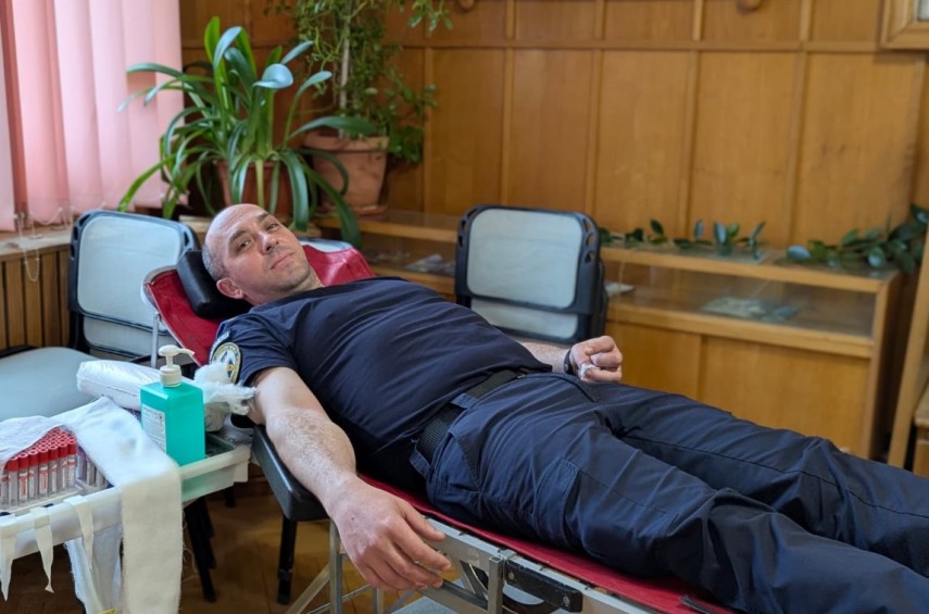 jandarmii gruparii de jandarmi mobile tomis constanta au donat sange pentru a salva vieti 69ce60f927627