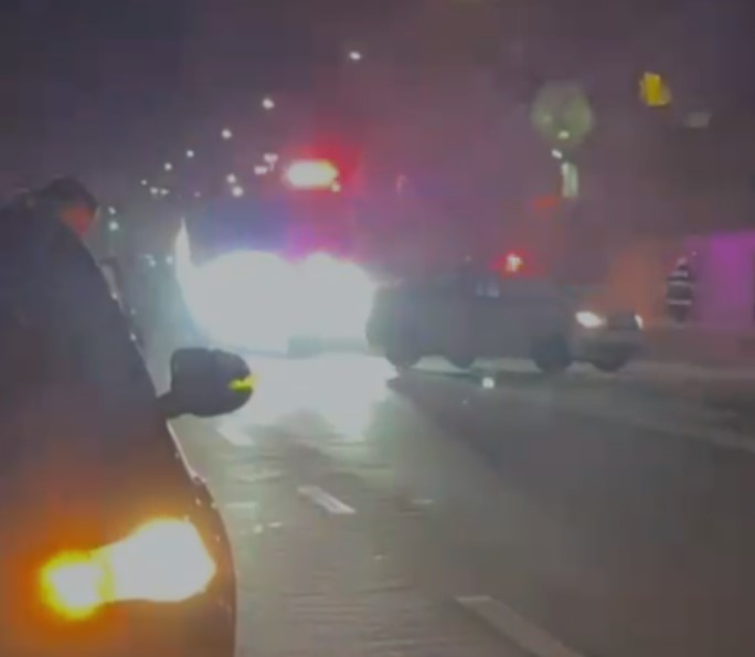 masina de politie in flacari pe o strada din iasi 69d347d279d74