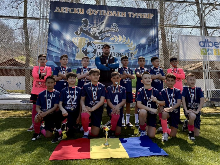 micii fotbalisti au urcat pe podium la turneul golden dobrudzha cup din bulgaria galerie foto 69d4c34e02feb