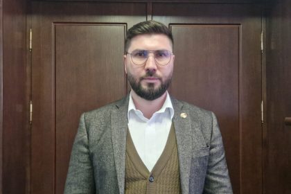 momente jenante in consiliul local cernavoda initiativa lui apostol de a avea un viceprimar a scos la iveala disperarea tuturor pentru o amarata de functie 69cedeff11c95