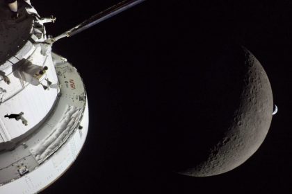 nasa publica imagini spectaculoase din misiunea artemis ii eclipsa solara vazuta de pe orbita lunara si revenire spre pamant 69d7efa4532a1