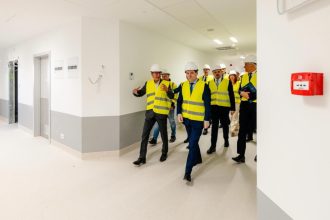 nicusor dan de ziua mondiala a sanatatii omagiu pentru personalul medical si avertisment privind dezinformarea in domeniul sanitar 69d53477c9532