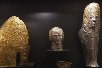 o alta piesa rara a fost la un pas sa fie furata alaturi de coiful de la cotofenesti 69e09a99abf52